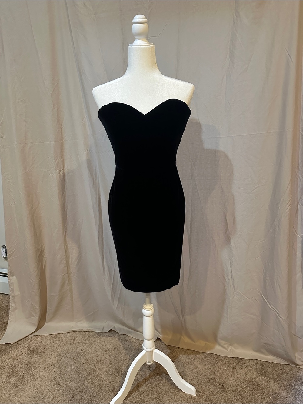 Classic Strapless Black Velvet Sheath Dress